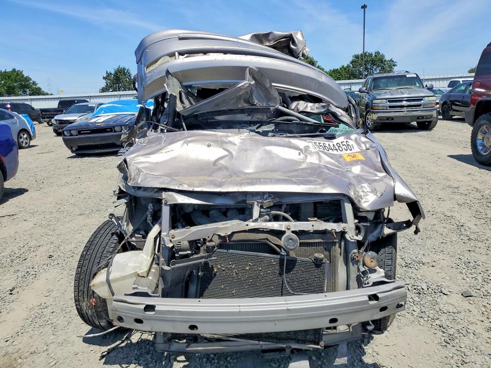 Photo 5 from auction – 2005 TOYOTA SCION with VIN JTLKT324850197674