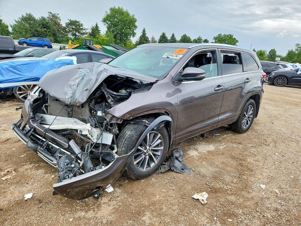 TOYOTA HIGHLANDER 2018 with VIN 5TDJZRFHXJS854925 - Photo from auction