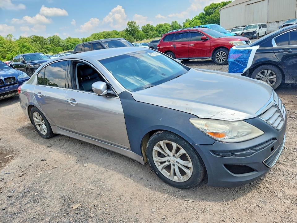 Photo 4 from auction – 2012 HYUNDAI GENESIS with VIN KMHGC4DD0CU176534
