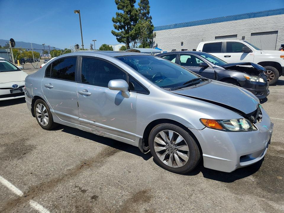Photo 4 from auction – 2010 HONDA CIVIC with VIN 19XFA1F97AE038286
