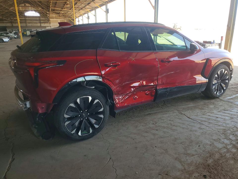Photo 3 from auction – 2024 CHEVROLET BLAZER with VIN 3GNKDCRJ0RS285094