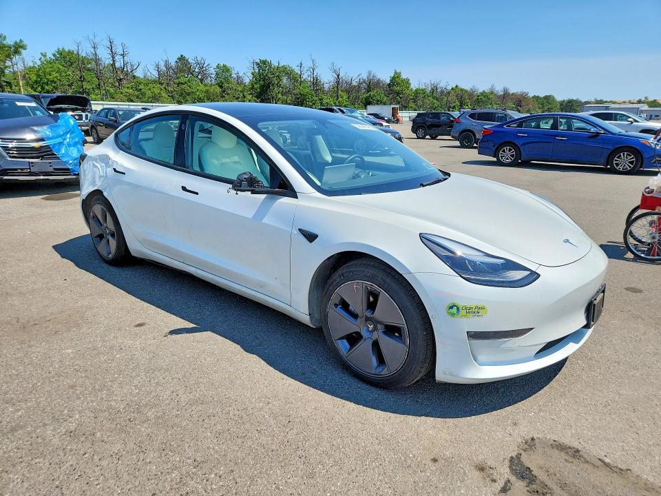 Photo 4 from auction – 2022 TESLA MODEL 3 with VIN 5YJ3E1EB2NF176975