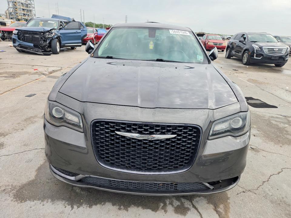 Photo 5 from auction – 2019 CHRYSLER 300 with VIN 2C3CCAAG6KH589869
