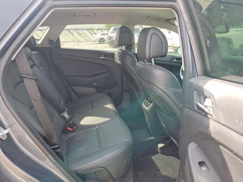 Photo 11 from auction – 2017 HYUNDAI TUCSON with VIN KM8J33A40HU474836