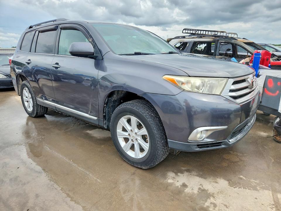 Photo 4 from auction – 2011 TOYOTA HIGHLANDER with VIN 5TDZA3EHXBS009468