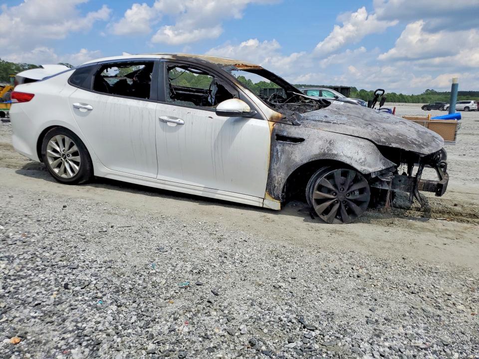 Photo 4 from auction – 2016 KIA OPTIMA with VIN 5XXGU4L30GG054858