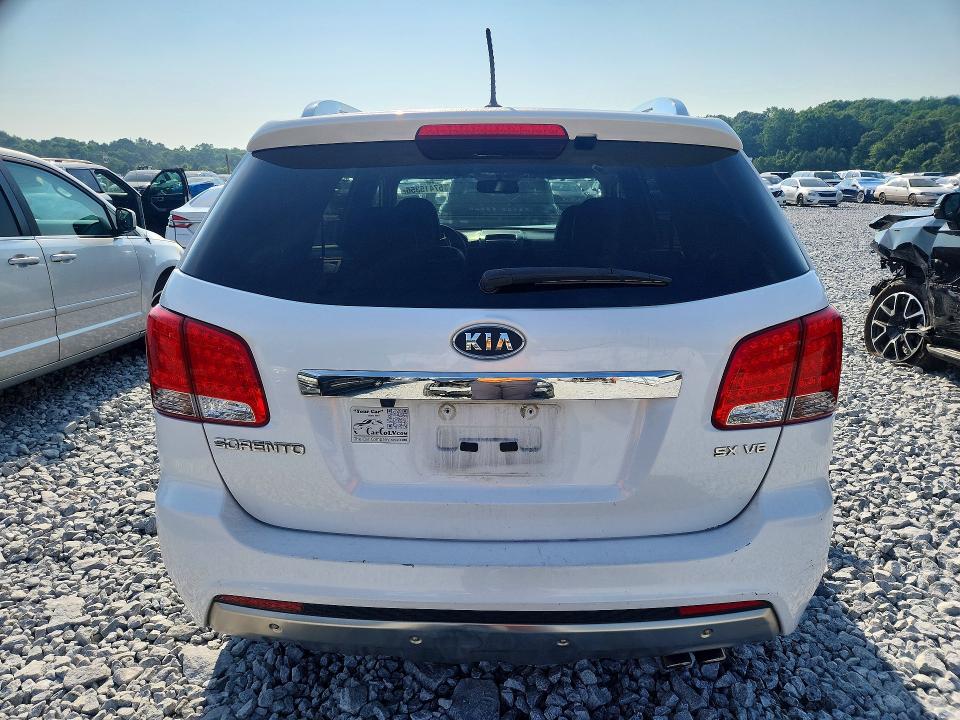 Photo 6 from auction – 2011 KIA SORENTO with VIN 5XYKWDA22BG162501