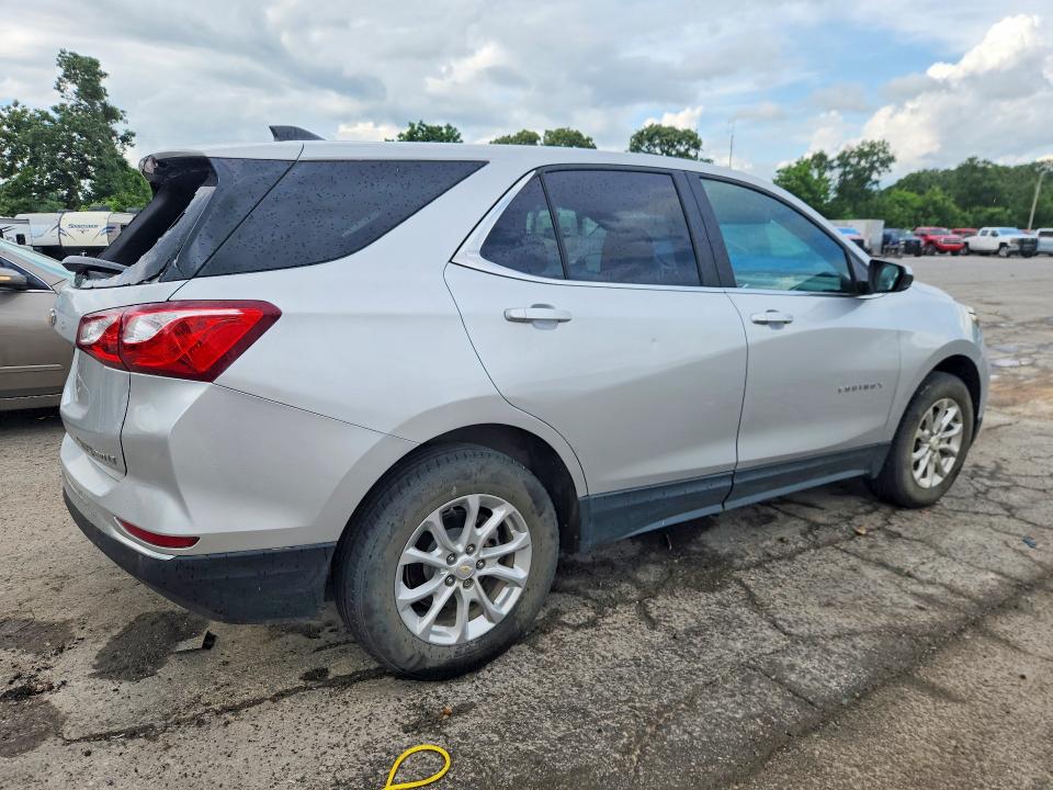 Photo 3 from auction – 2021 CHEVROLET EQUINOX with VIN 2GNAXUEV5M6144403