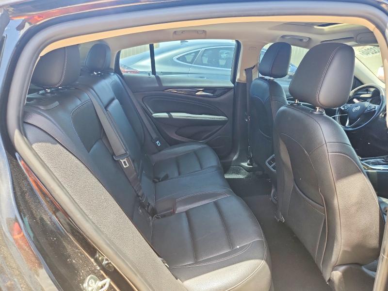 Photo 10 from auction – 2018 BUICK REGAL with VIN W04GP6SX6J1147369