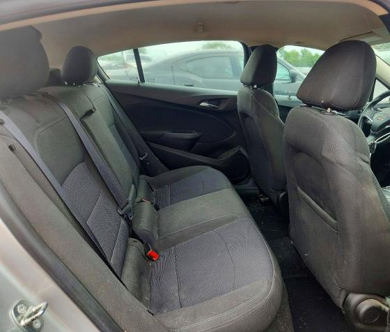 Photo 10 from auction – 2018 CHEVROLET CRUZE with VIN 3G1BE6SM5JS599347