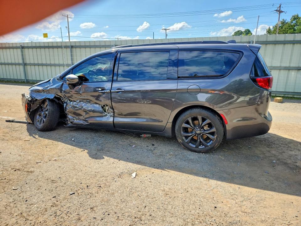 Photo 2 from auction – 2020 CHRYSLER PACIFICA with VIN 2C4RC1EGXLR117346