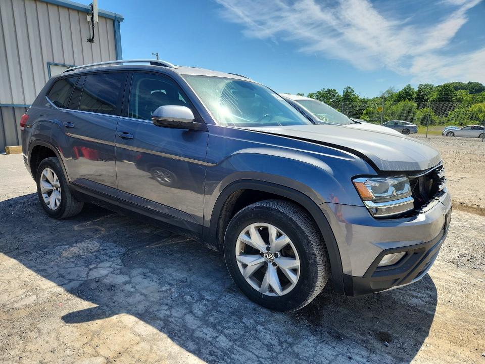 Photo 4 from auction – 2018 VOLKSWAGEN ATLAS with VIN 1V2CR2CA0JC565995