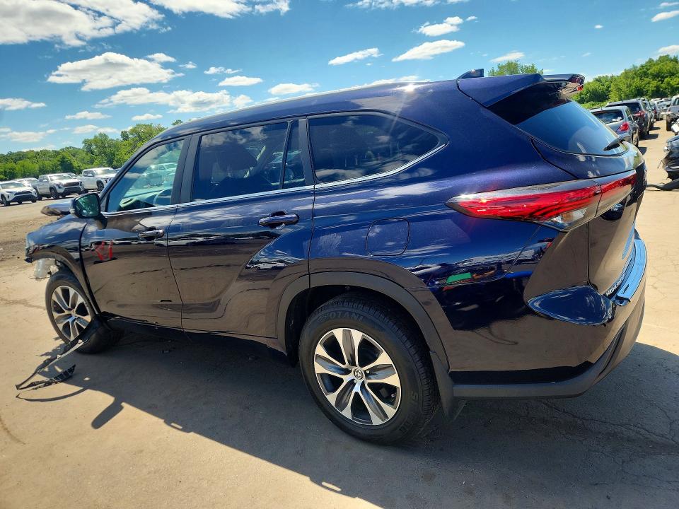 Photo 2 from auction – 2023 TOYOTA HIGHLANDER with VIN 5TDKDRBH6PS021494