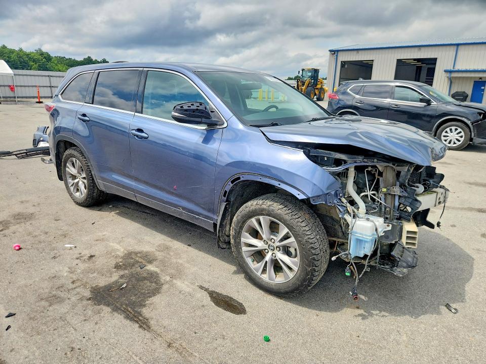 Photo 4 from auction – 2016 TOYOTA HIGHLANDER with VIN 5TDBKRFH5GS250720