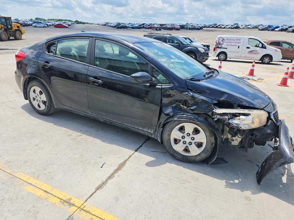 Photo 4 from auction – 2016 KIA FORTE with VIN KNAFK4A61G5615083