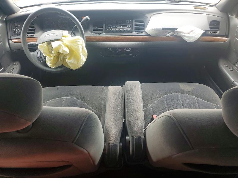 Photo 8 from auction – 2002 FORD CROWN VICTORIA with VIN 2FAFP73W92X152237