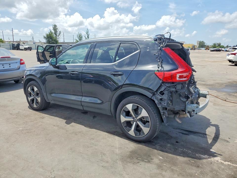 Снимка 2 от търг – 2025 VOLVO XC40 с VIN YV4L12UJXS2552652