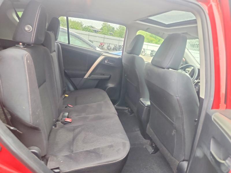 Photo 11 from auction – 2015 TOYOTA RAV4 with VIN JTMRFREV8FJ028095