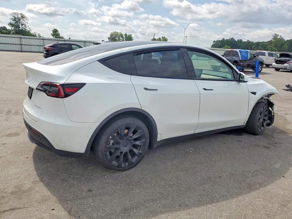 Photo 3 from auction – 2022 TESLA MODEL Y with VIN 7SAYGDEE9NF385581