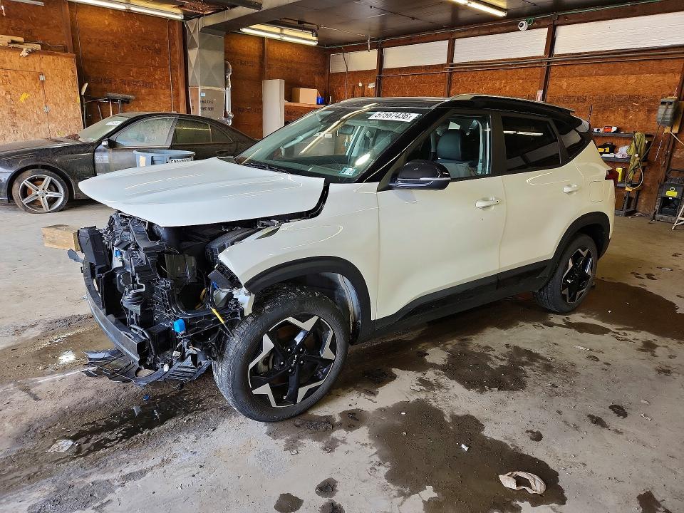 KIA SELTOS 2025 con VIN KNDEUCAAXS7700251 - Foto de la subasta