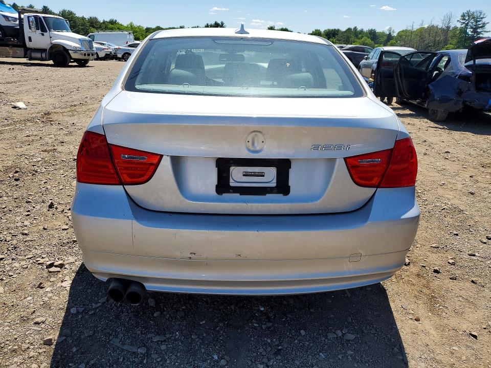 Photo 6 from auction – 2011 BMW 328 with VIN WBAPH5C55BA445209