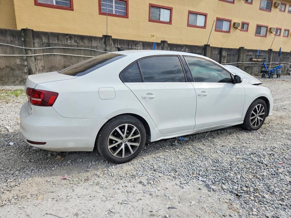 Photo 3 from auction – 2017 VOLKSWAGEN JETTA with VIN 3VWDB7AJ3HM308426