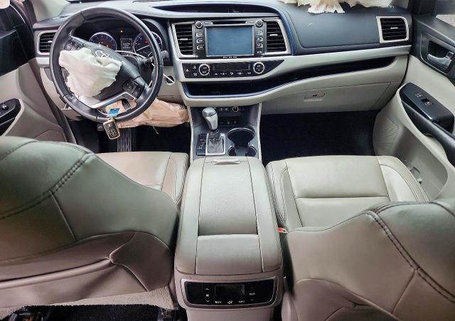 Photo 8 from auction – 2018 TOYOTA HIGHLANDER with VIN 5TDJZRFH6JS540950