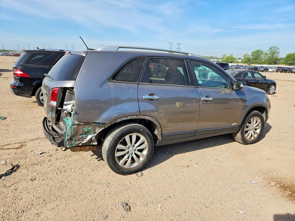 Photo 3 from auction – 2011 KIA SORENTO with VIN 5XYKTDA23BG047558