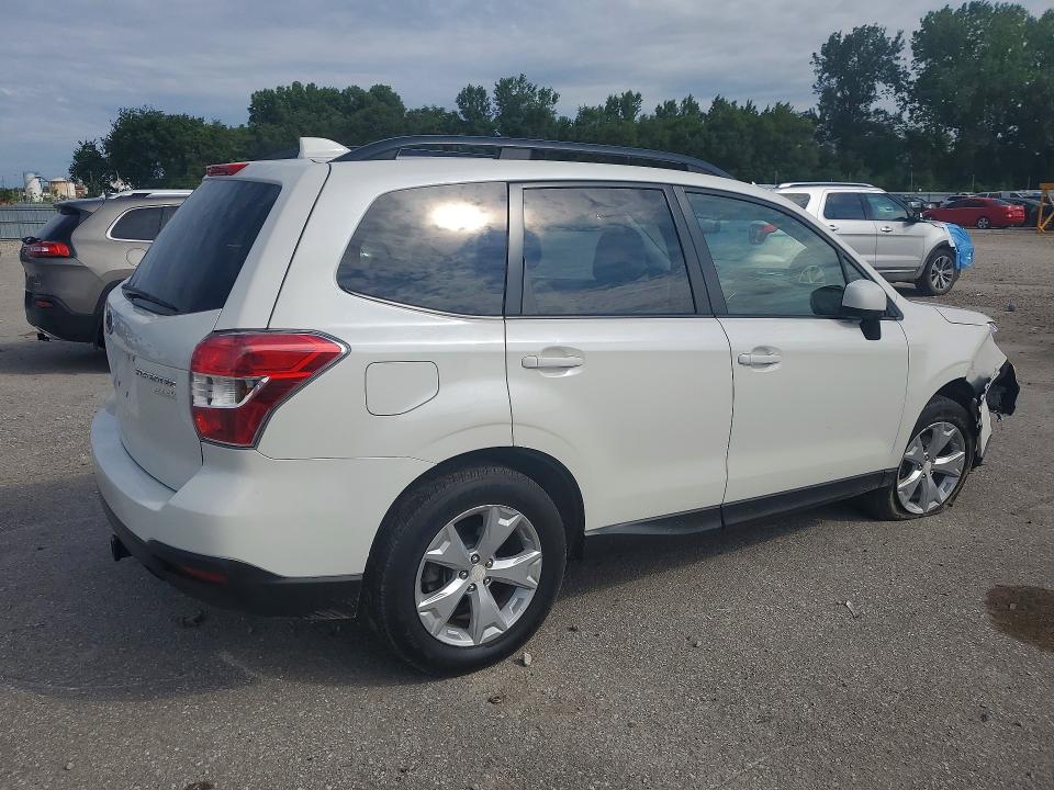 Photo 3 from auction – 2016 SUBARU FORESTER with VIN JF2SJADC4GH498670