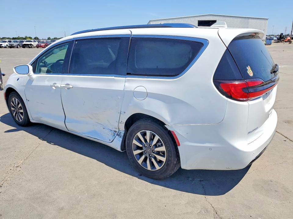 Photo 2 from auction – 2021 CHRYSLER PACIFICA with VIN 2C4RC1L7XMR585873