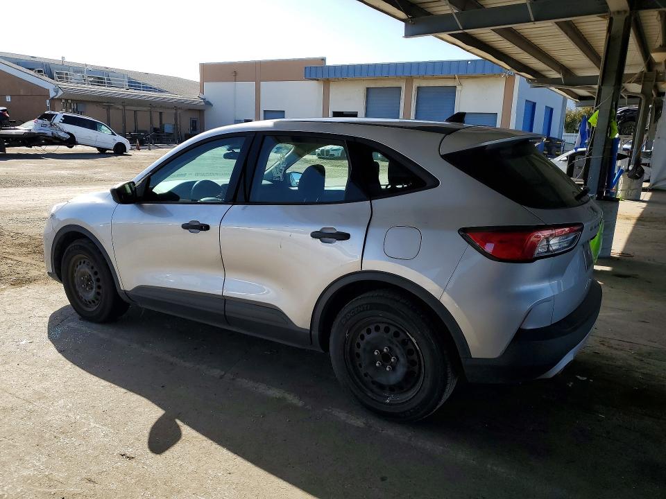 Photo 2 from auction – 2020 FORD ESCAPE with VIN 1FMCU0F62LUA11684