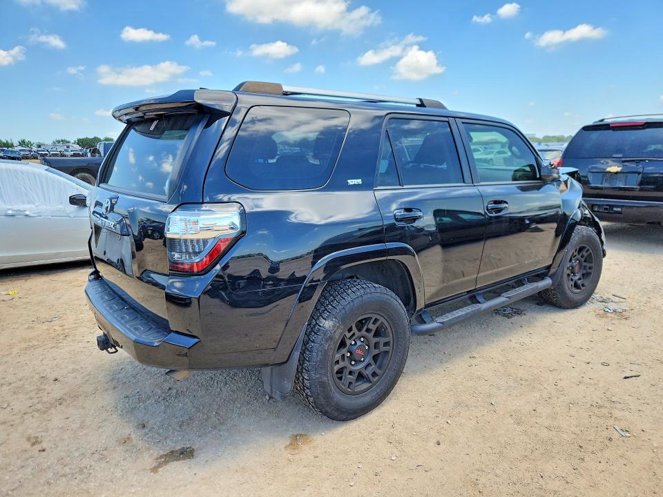 Photo 3 from auction – 2023 TOYOTA 4RUNNER with VIN JTEMU5JR8P6106506