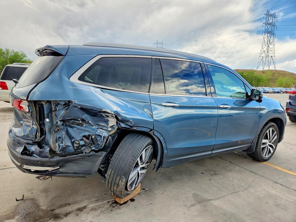 Photo 3 from auction – 2017 HONDA PILOT with VIN 5FNYF6H92HB065887