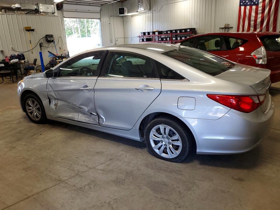 Photo 2 from auction – 2012 HYUNDAI SONATA with VIN 5NPEB4AC2CH415179
