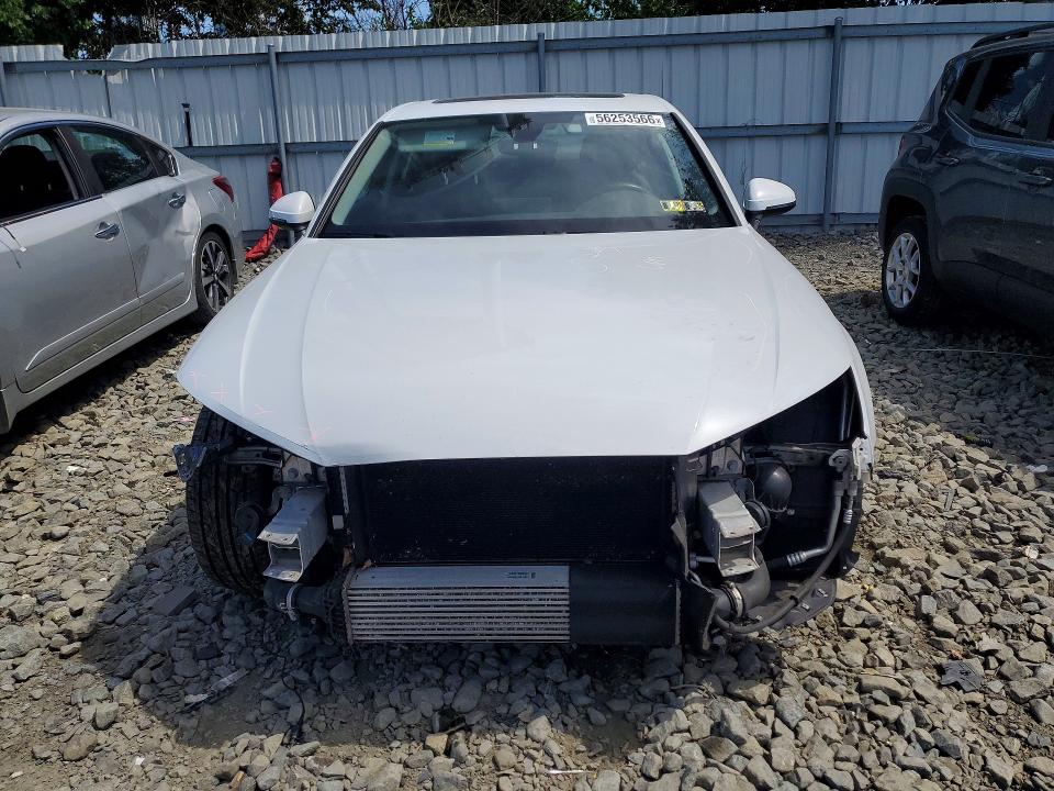 Photo 5 from auction – 2017 AUDI A4 with VIN WAUDNAF47HN049940