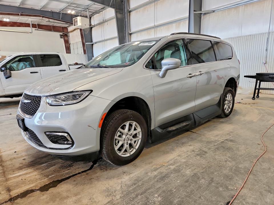 CHRYSLER PACIFICA 2022 with VIN 2C4RC1BG2NR173157 - Photo from auction