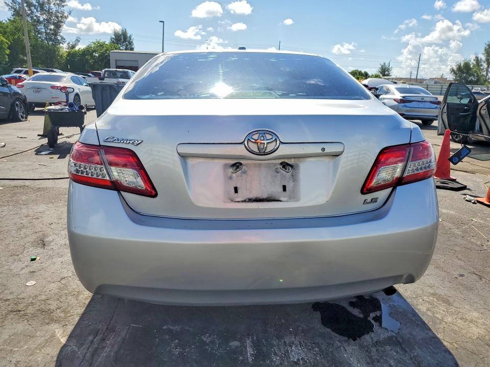 Photo 6 from auction – 2011 TOYOTA CAMRY with VIN 4T1BF3EK6BU187853