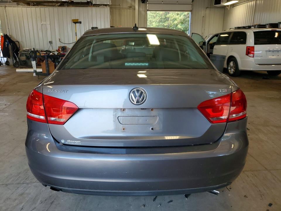 Photo 6 from auction – 2015 VOLKSWAGEN PASSAT with VIN 1VWAS7A38FC056529