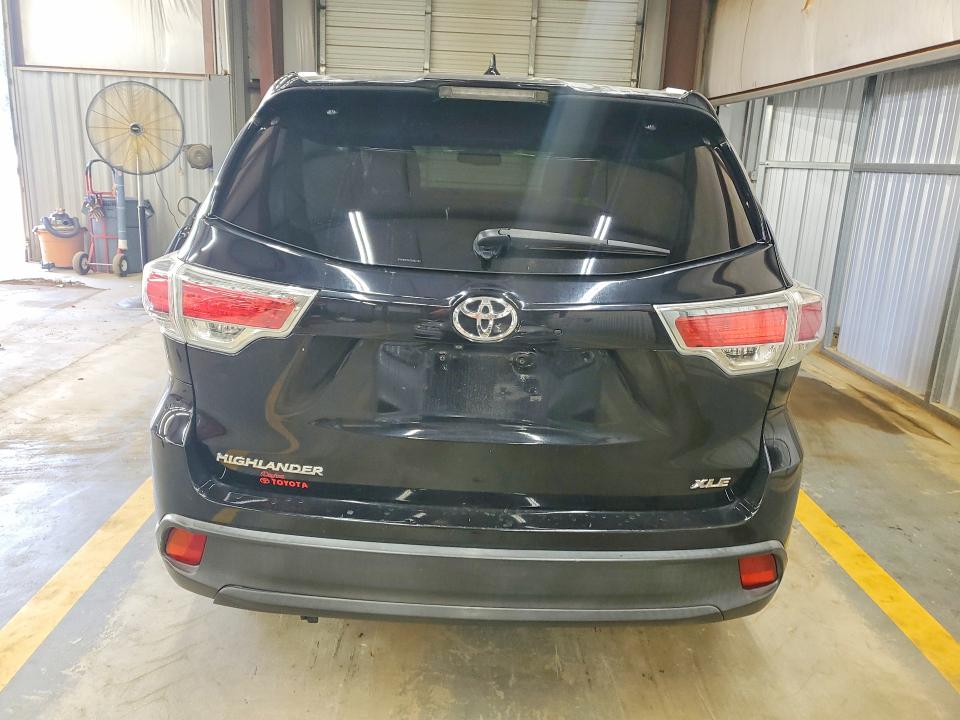 Photo 6 from auction – 2015 TOYOTA HIGHLANDER with VIN 5TDKKRFH8FS065480