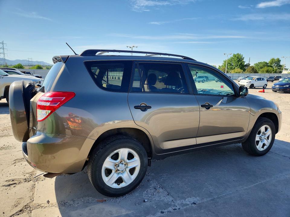 Foto 3 de la subasta – 2009 TOYOTA RAV4 con VIN JTMBF33VX95009109