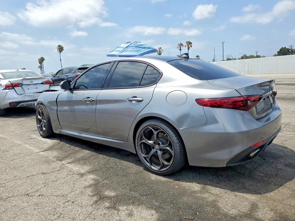 Photo 2 from auction – 2018 ALFA ROMEO GIULIA with VIN ZARFAECN2J7583021