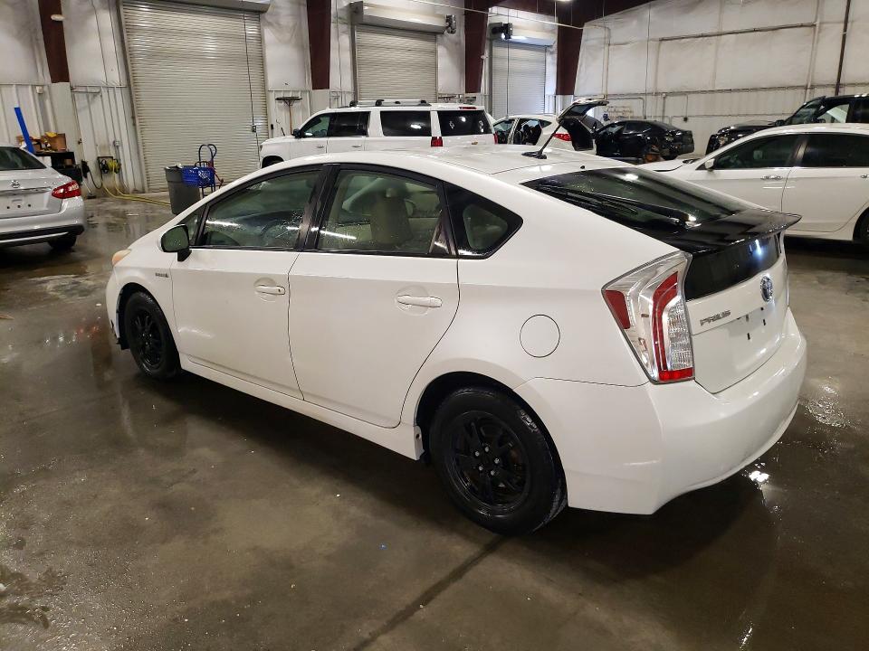 Photo 2 from auction – 2013 TOYOTA PRIUS with VIN JTDKN3DU2D1626349