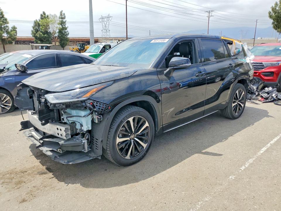 TOYOTA HIGHLANDER 2022 with VIN 5TDJZRAH0NS112076 - Photo from auction