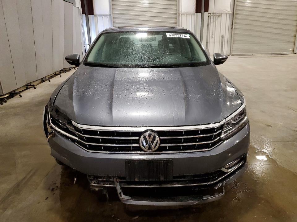 Photo 5 from auction – 2017 VOLKSWAGEN PASSAT with VIN 1VWGT7A36HC033969