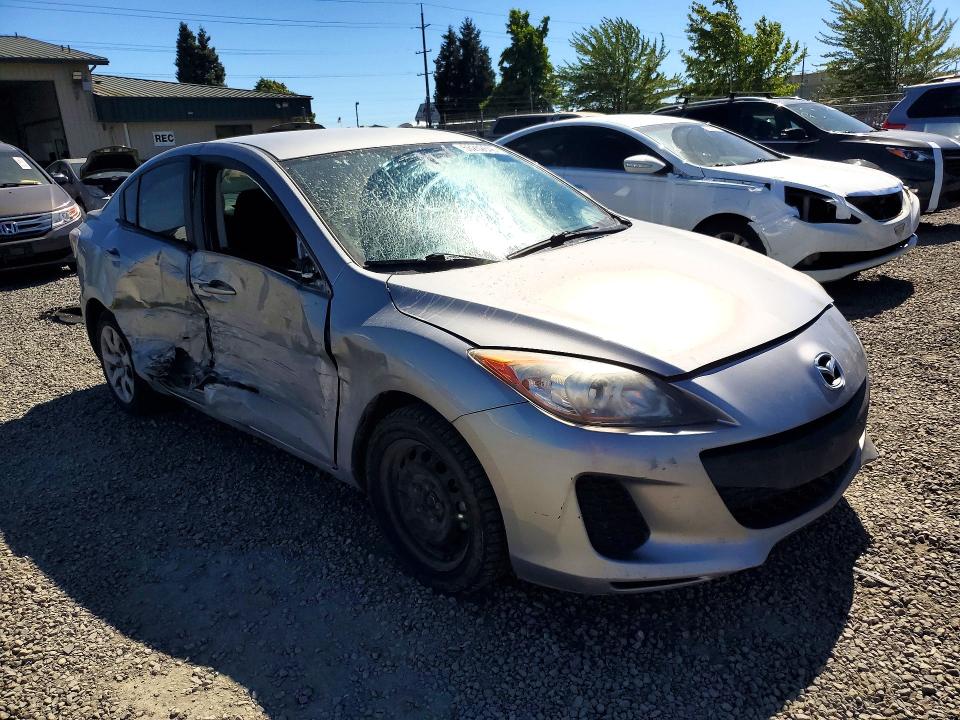 Photo 4 from auction – 2013 MAZDA 3 with VIN JM1BL1TG7D1763776