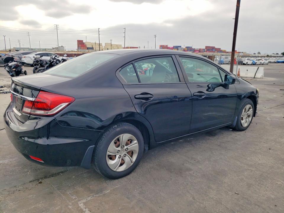 Photo 3 from auction – 2015 HONDA CIVIC with VIN 2HGFB2F50FH547326