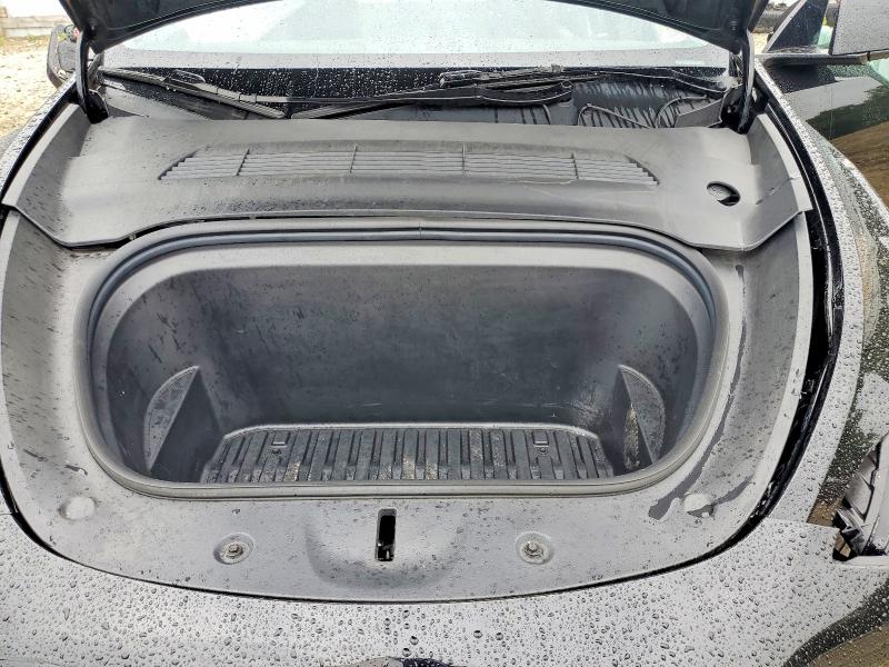Zdjęcie 11 z aukcji – 2024 TESLA MODEL Y z VIN 7SAYGDEE0RA214771
