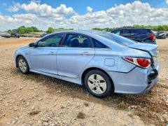 Zdjęcie 2 z aukcji – 2011 HYUNDAI SONATA z VIN KMHEC4A47BA012158