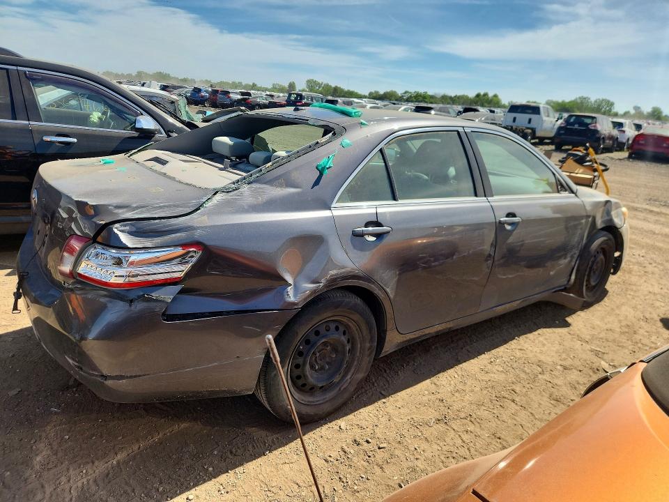 Photo 3 from auction – 2011 TOYOTA CAMRY with VIN 4T4BF3EK4BR149673