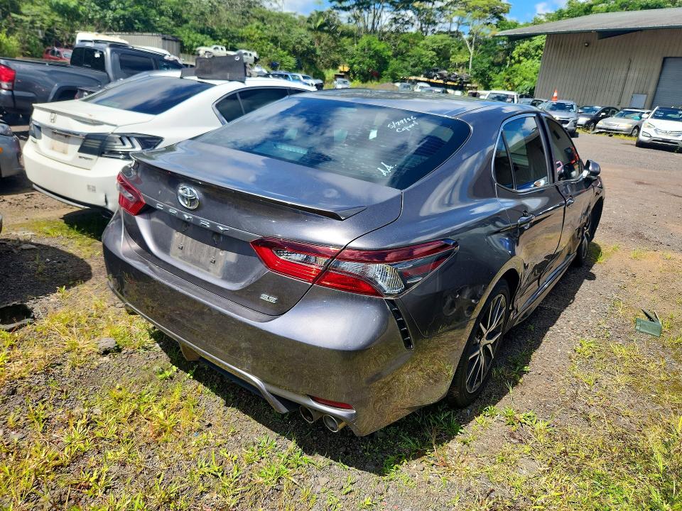 Photo 3 from auction – 2022 TOYOTA CAMRY with VIN 4T1T11AK9NU693369